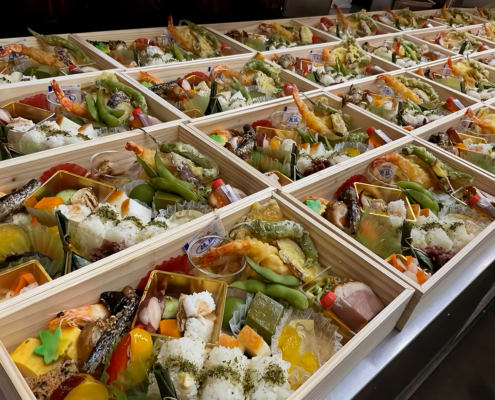 若宮八幡宮社へ陶器祭直会用お弁当のお届け