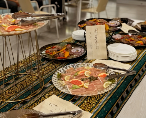 龍谷大学深草キャンパスへ教龍会懇親会用パーティー料理のお届け