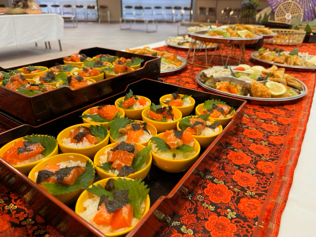 立命館大学びわこ・くさつキャンパスへ学部の同窓会懇親会用パーティー料理をお届け 立命館大学びわこ・くさつキャンパスへ学部の同窓会懇親会用パーティー料理をお届け