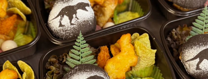 精密機器メーカー様へ社内イベント用お弁当とドリンクをお届け