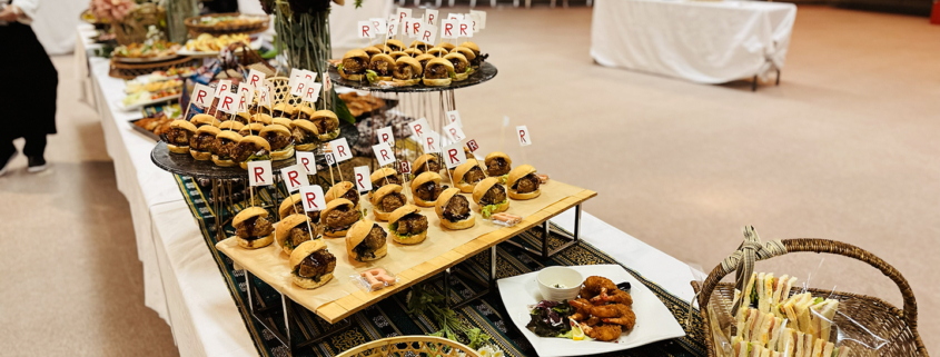 立命館大学びわこくさつキャンパスへスポーツ健康科学部15周年記念企画同窓会用パーティー料理をお届け