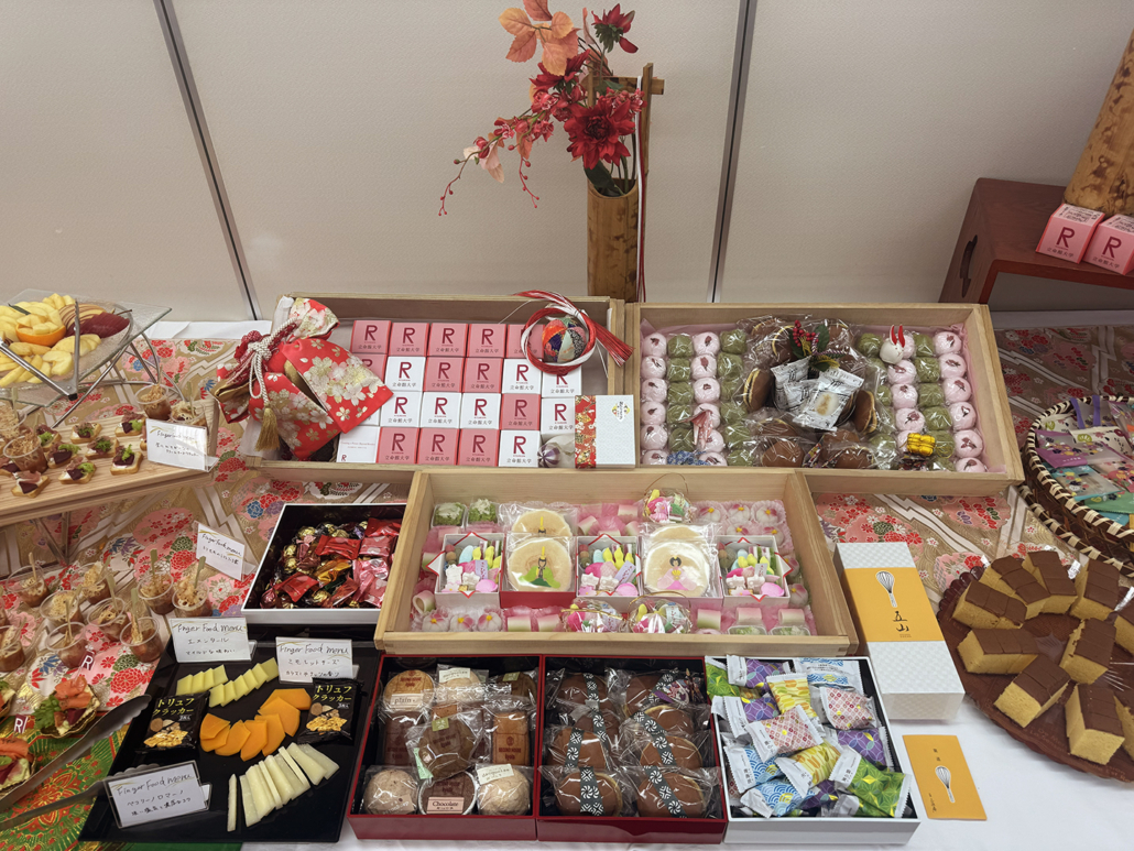 立命館大学へ地理学研究会 同窓会用パーティー料理をお届け 立命館大学へ地理学研究会 同窓会用パーティー料理をお届け