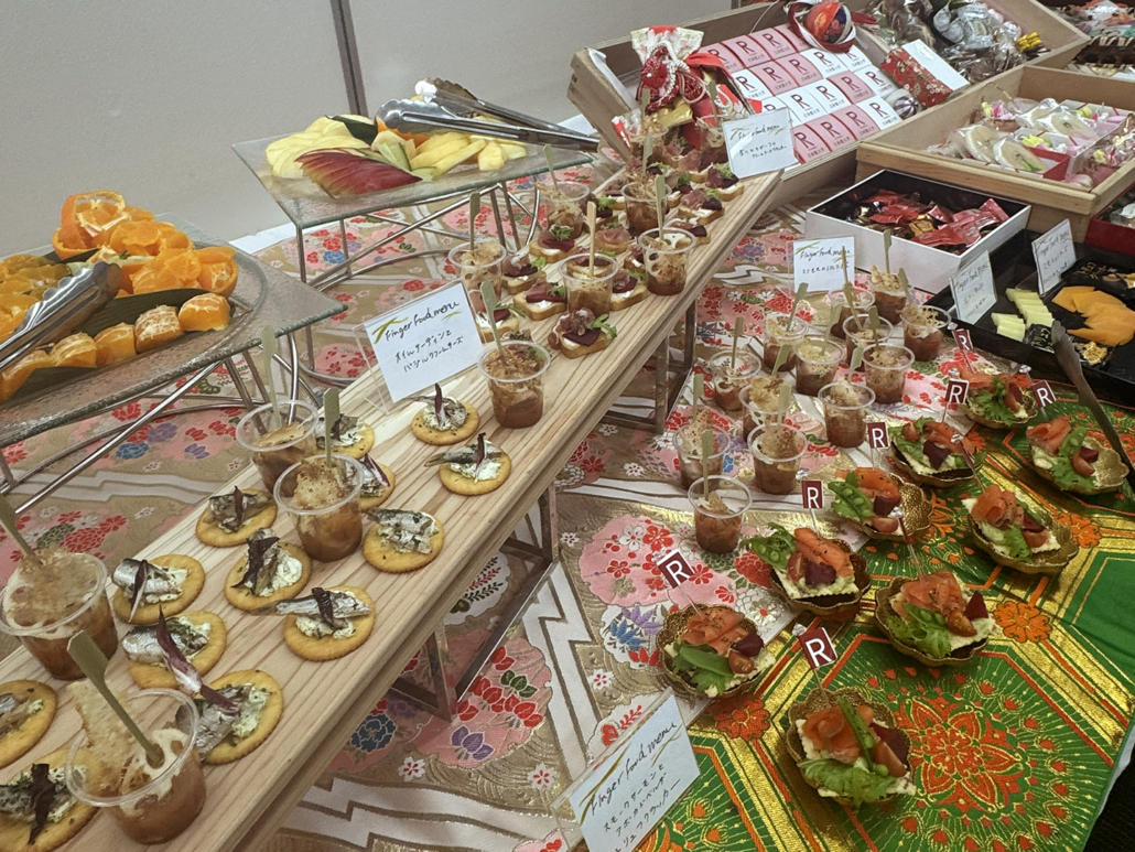 立命館大学へ地理学研究会 同窓会用パーティー料理をお届け 立命館大学へ地理学研究会 同窓会用パーティー料理をお届け