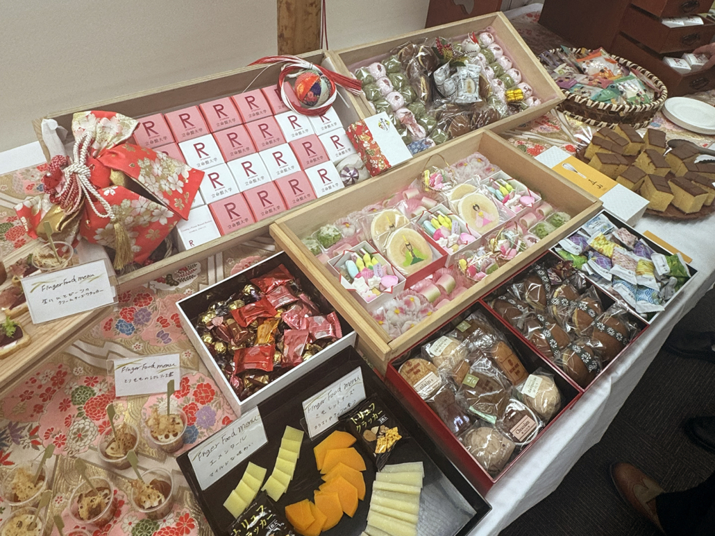 立命館大学へ地理学研究会 同窓会用パーティー料理をお届け 立命館大学へ地理学研究会 同窓会用パーティー料理をお届け