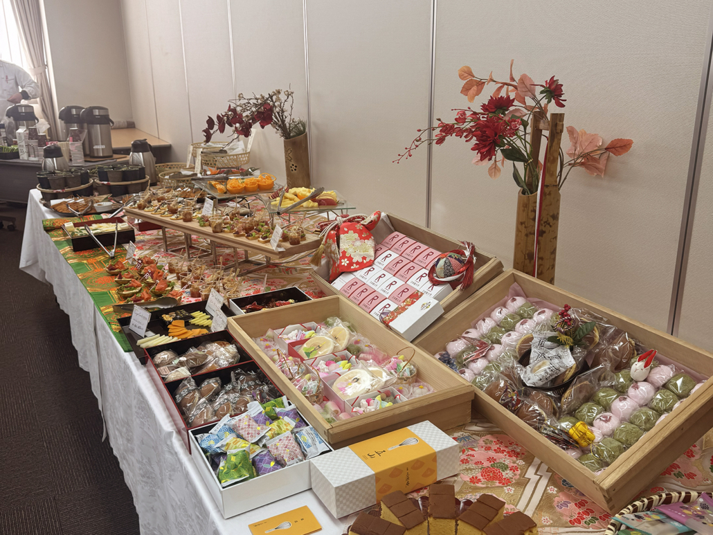 立命館大学へ地理学研究会 同窓会用パーティー料理をお届け 立命館大学へ地理学研究会 同窓会用パーティー料理をお届け