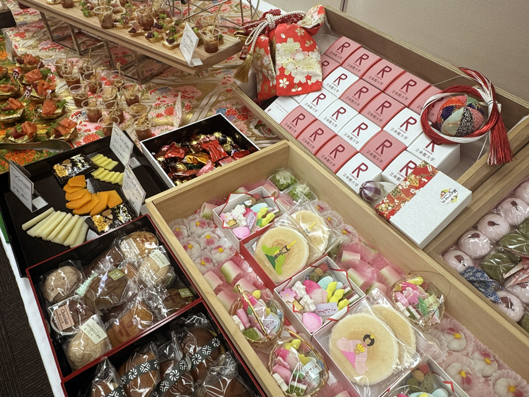 立命館大学へ地理学研究会 同窓会用パーティー料理をお届け 立命館大学へ地理学研究会 同窓会用パーティー料理をお届け