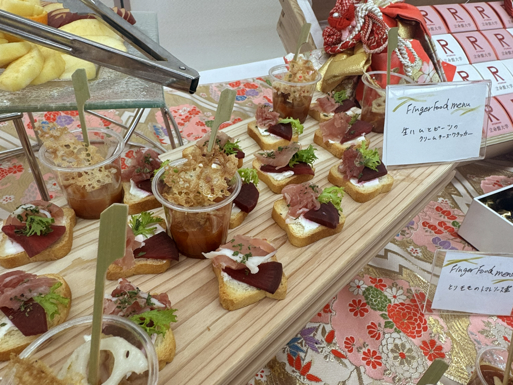 立命館大学へ地理学研究会 同窓会用パーティー料理をお届け 立命館大学へ地理学研究会 同窓会用パーティー料理をお届け