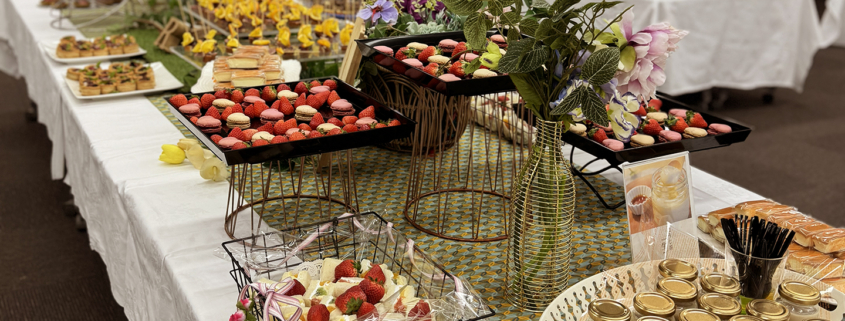 立命館大学へ校友会事務局懇親会用パーティー料理をお届け