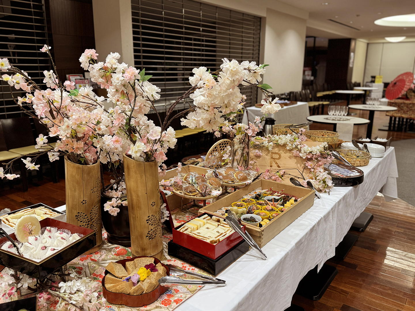 立命館大学へ2025年度定年退職者を送る集い用パーティー料理をお届け