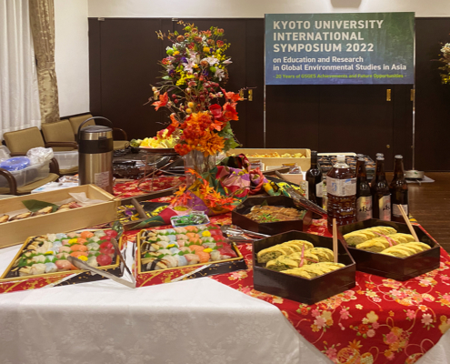 京都市内の大学へ研究・教育組織の設立20周年用パーティー料理のお届け