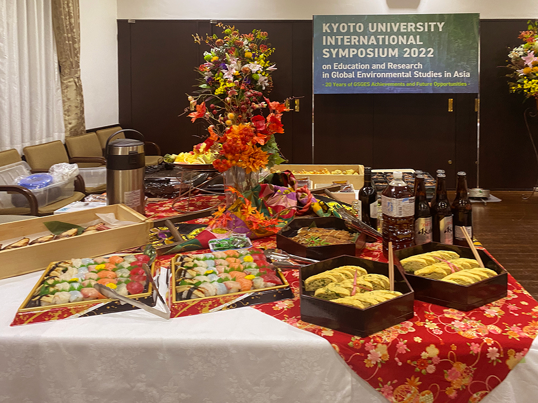 京都市内の大学へ研究・教育組織の設立20周年用パーティー料理のお届け